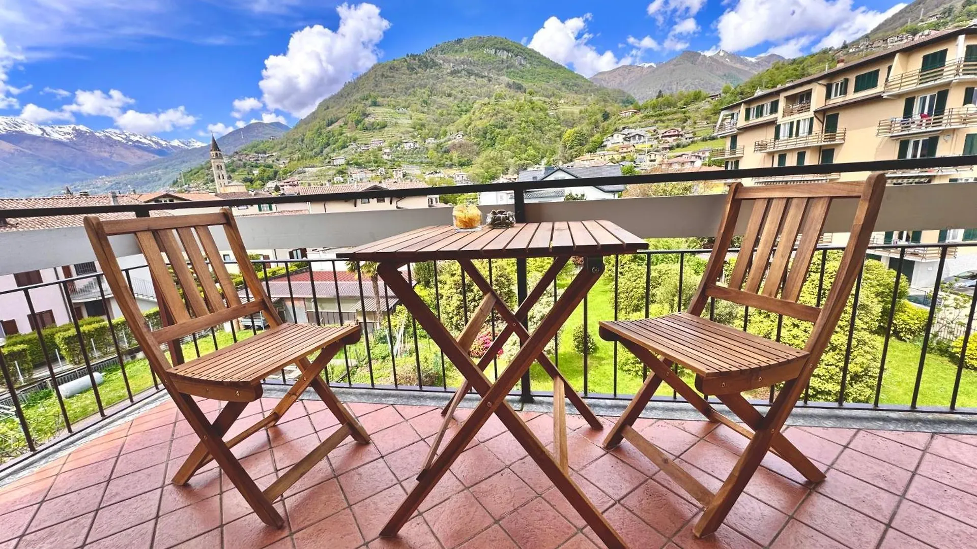 Casa Viola - Free Parking Near Beach Domaso Italy