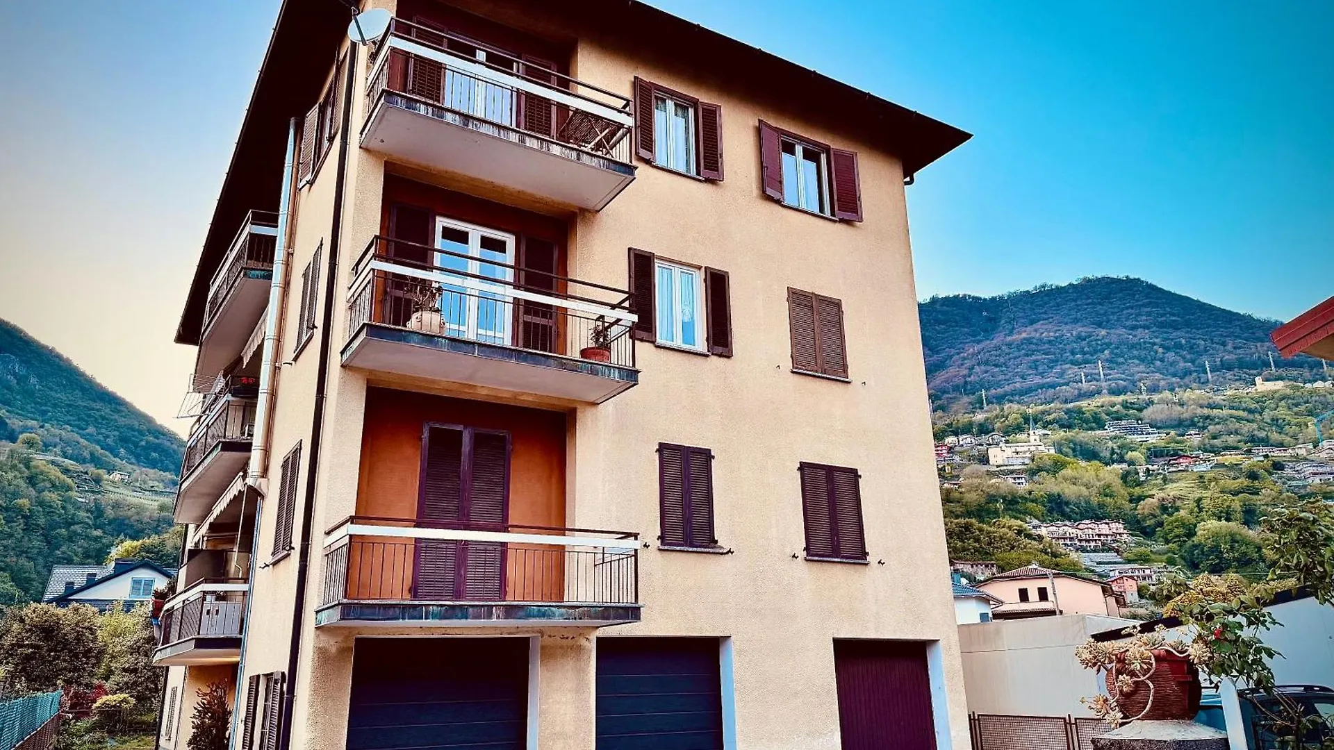 Casa Viola - Free Parking Near Beach Domaso 0*,  Italy